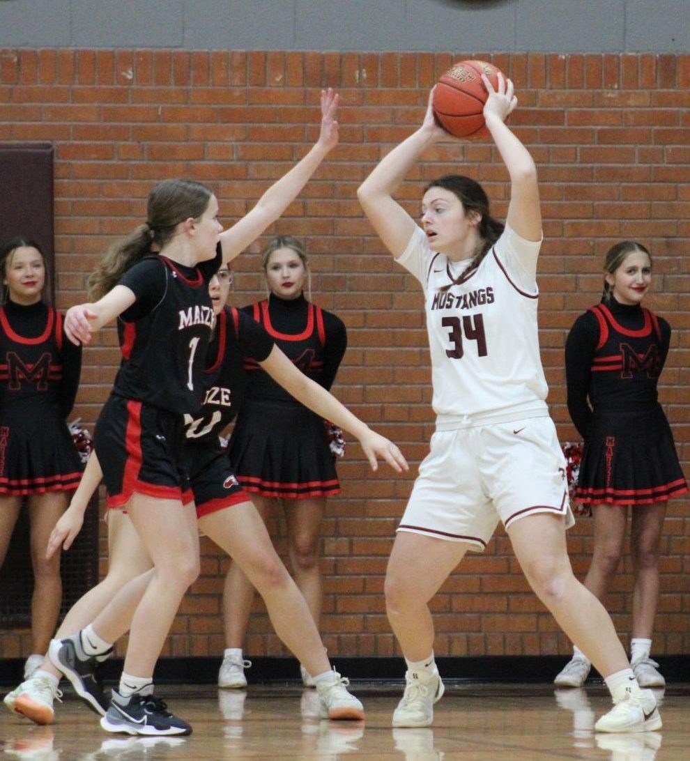 Varsity Girls Basketball vs. Maize 2/4 Photo Gallery