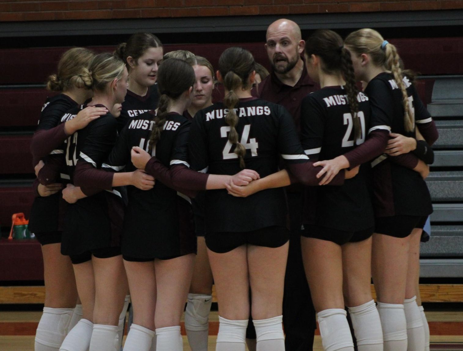 Varsity Volleyball 9/30 Photo Gallery