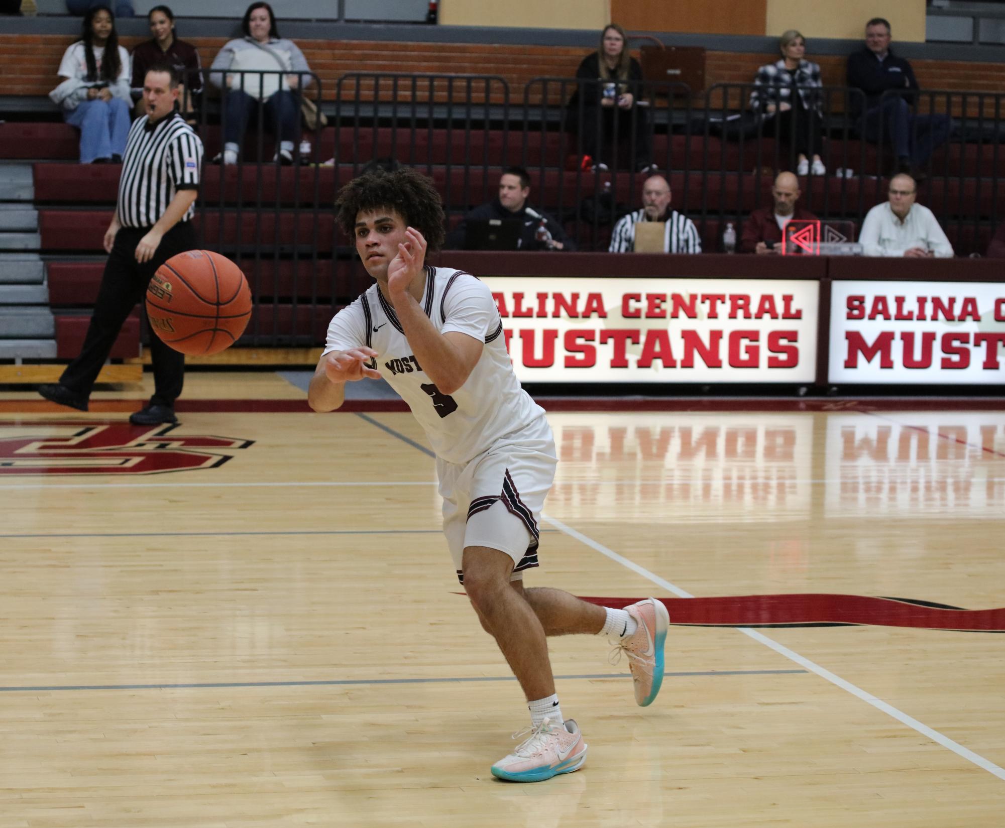 Varsity Boys Basketball vs. Eisenhower 1/16 Photo Gallery
