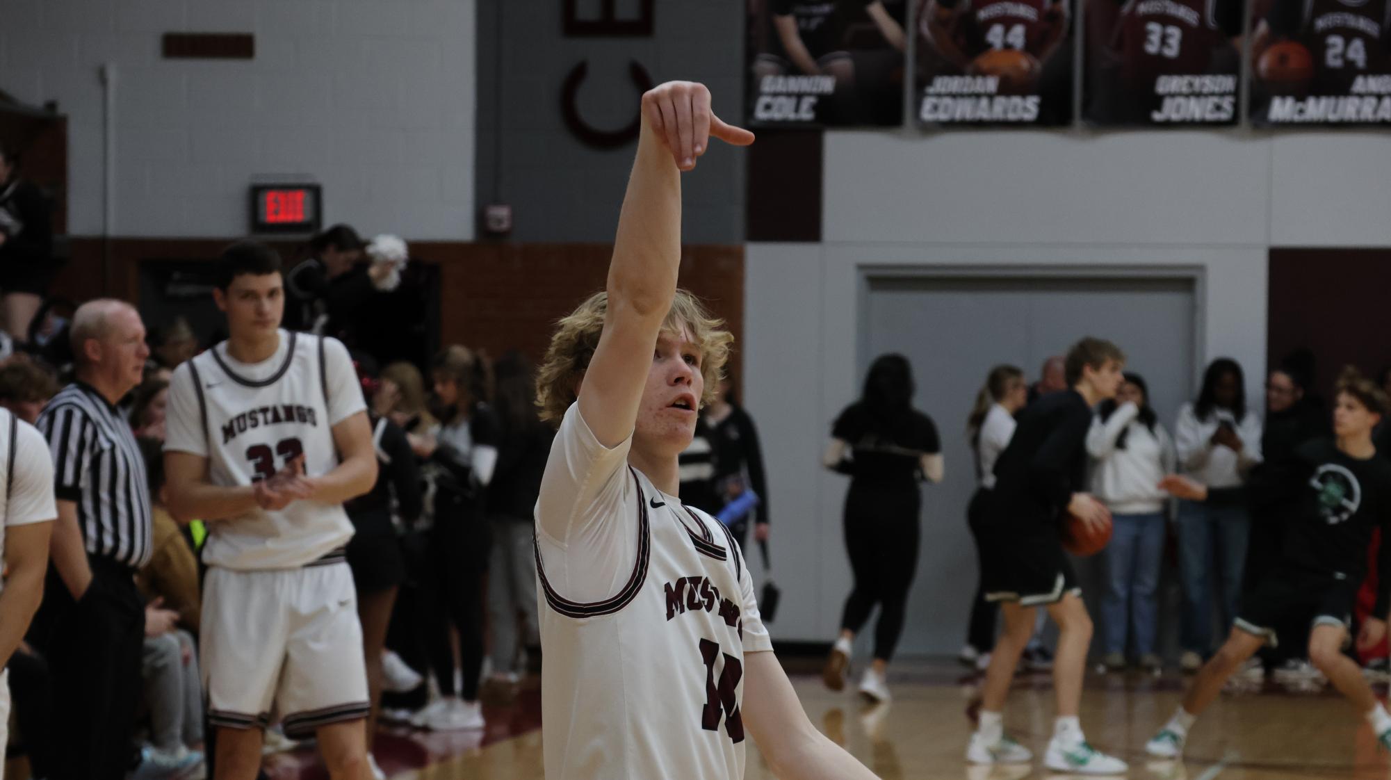 Varsity Boys Basketball vs. De Soto 1/22 (SIT) Photo Gallery